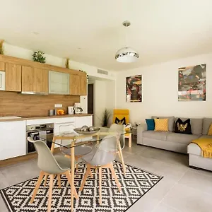 Stylish New 1 Bedroom In Juan Les Pins Appartamento